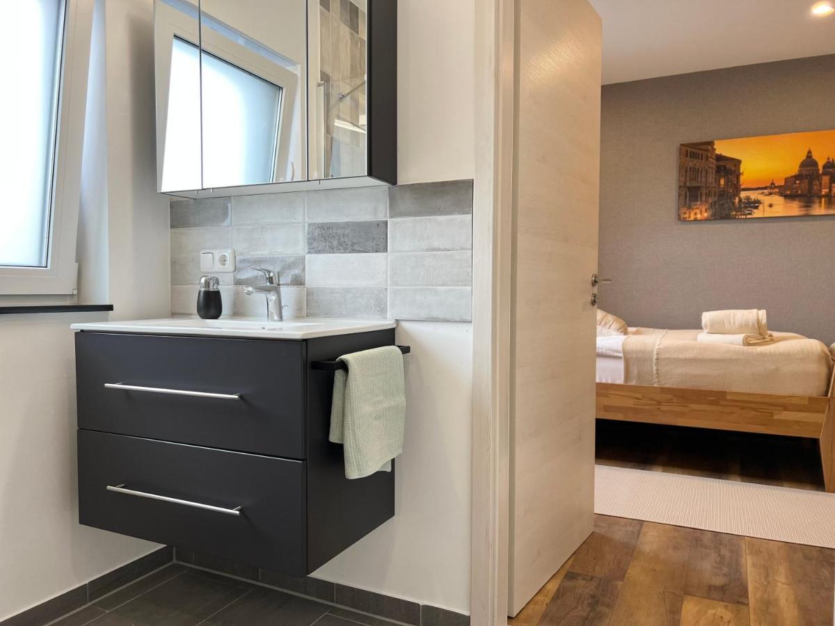 Grosse Wohnung Wellness + Sauna + Netflix 佩特尔斯哈根 外观 照片