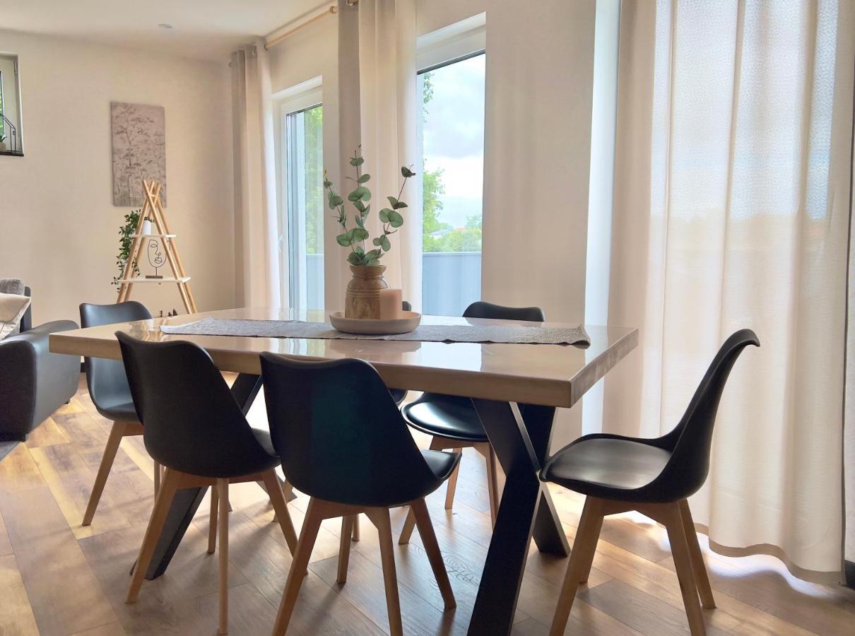 Grosse Wohnung Wellness + Sauna + Netflix 佩特尔斯哈根 外观 照片